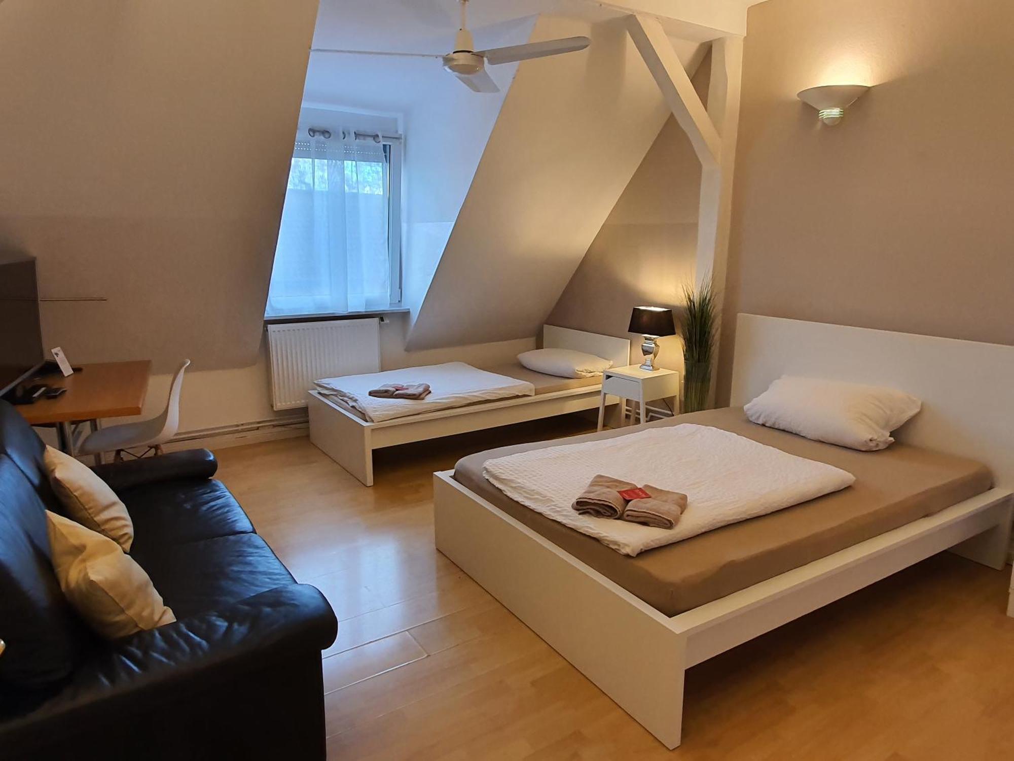 Colodging Mannheim - Private Rooms & Kitchen Экстерьер фото